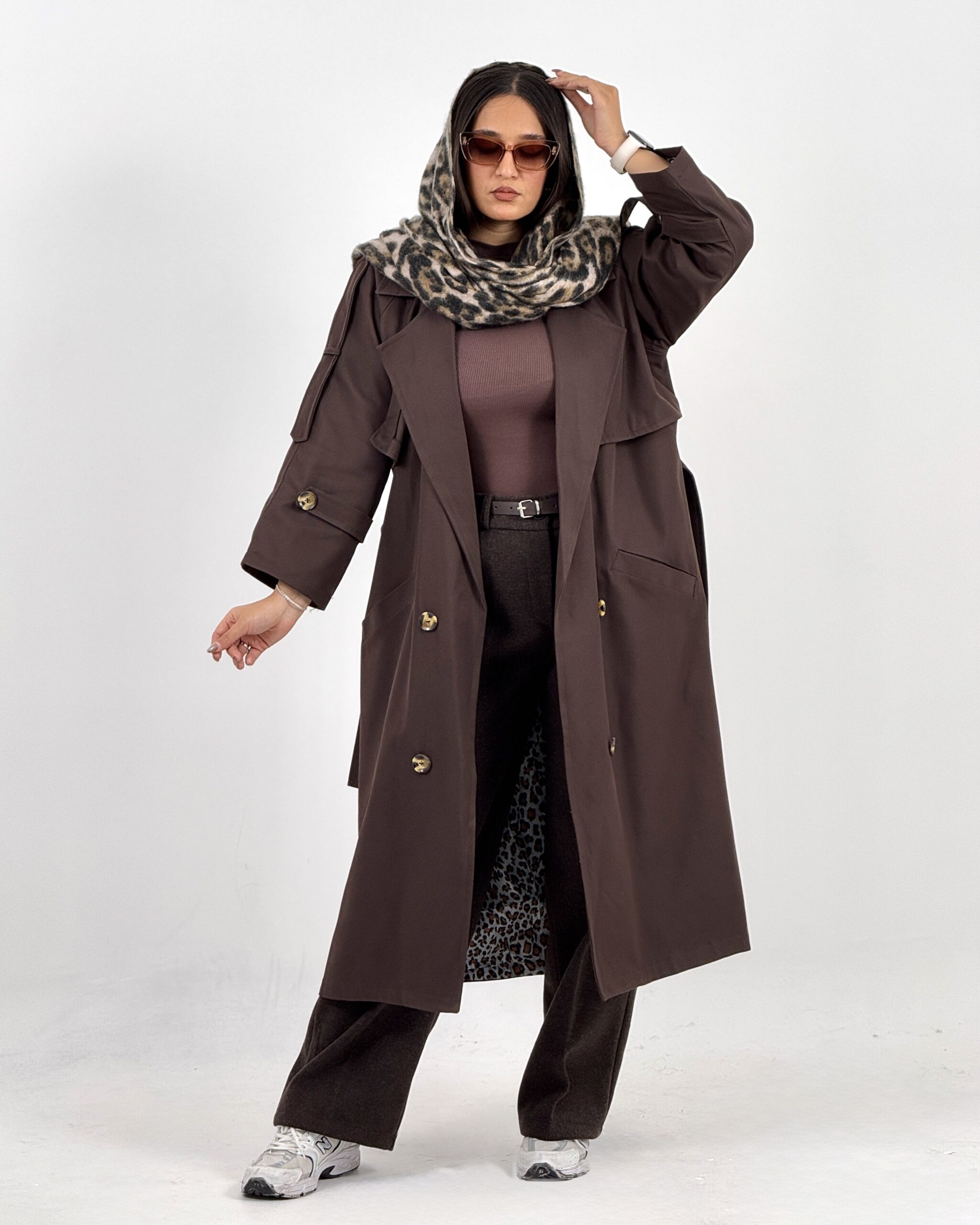 Alternative view of بارونی بلند آسترپلنگی جانا