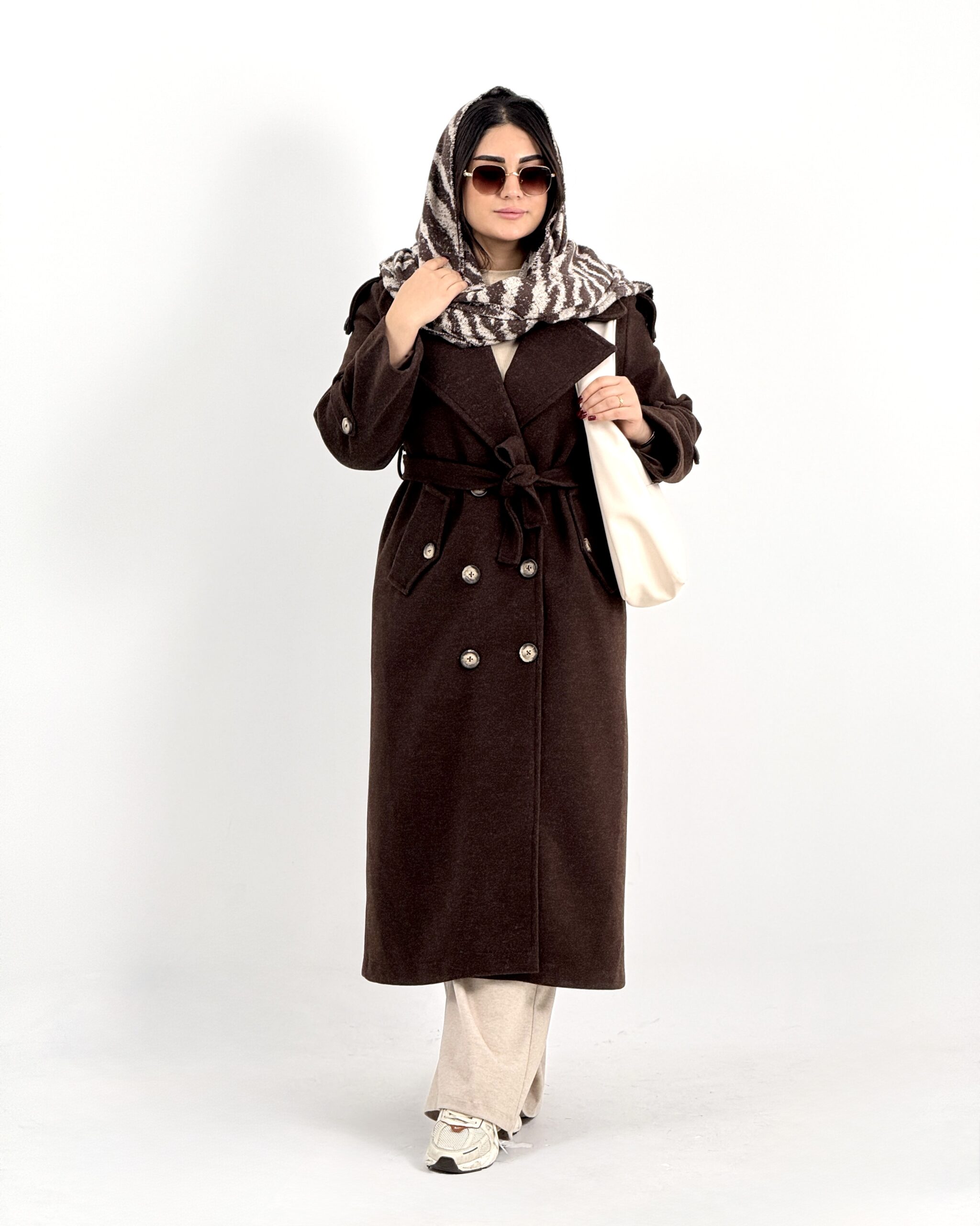 Alternative view of پالتوی نیوشا