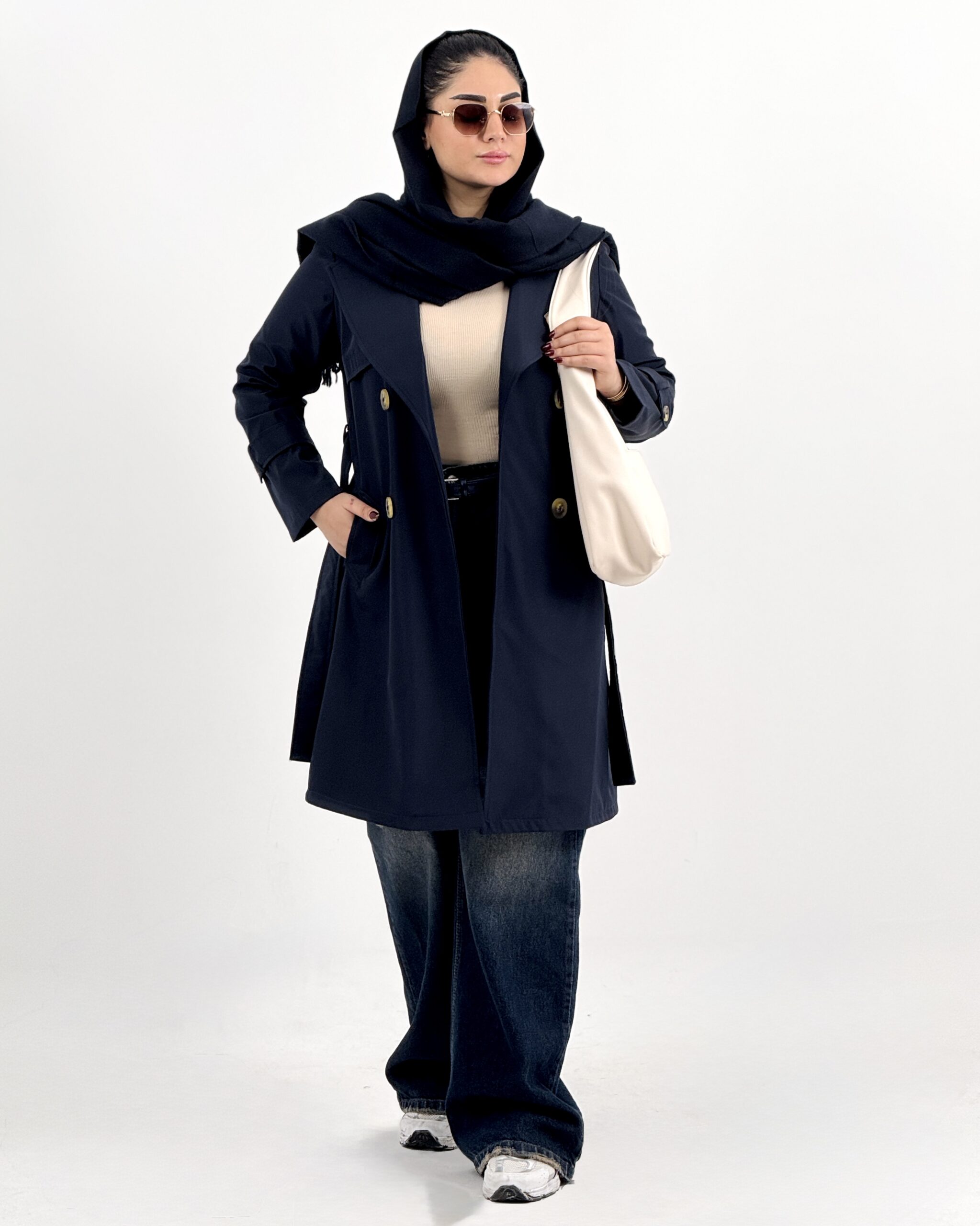 Alternative view of بارونی  یسنا