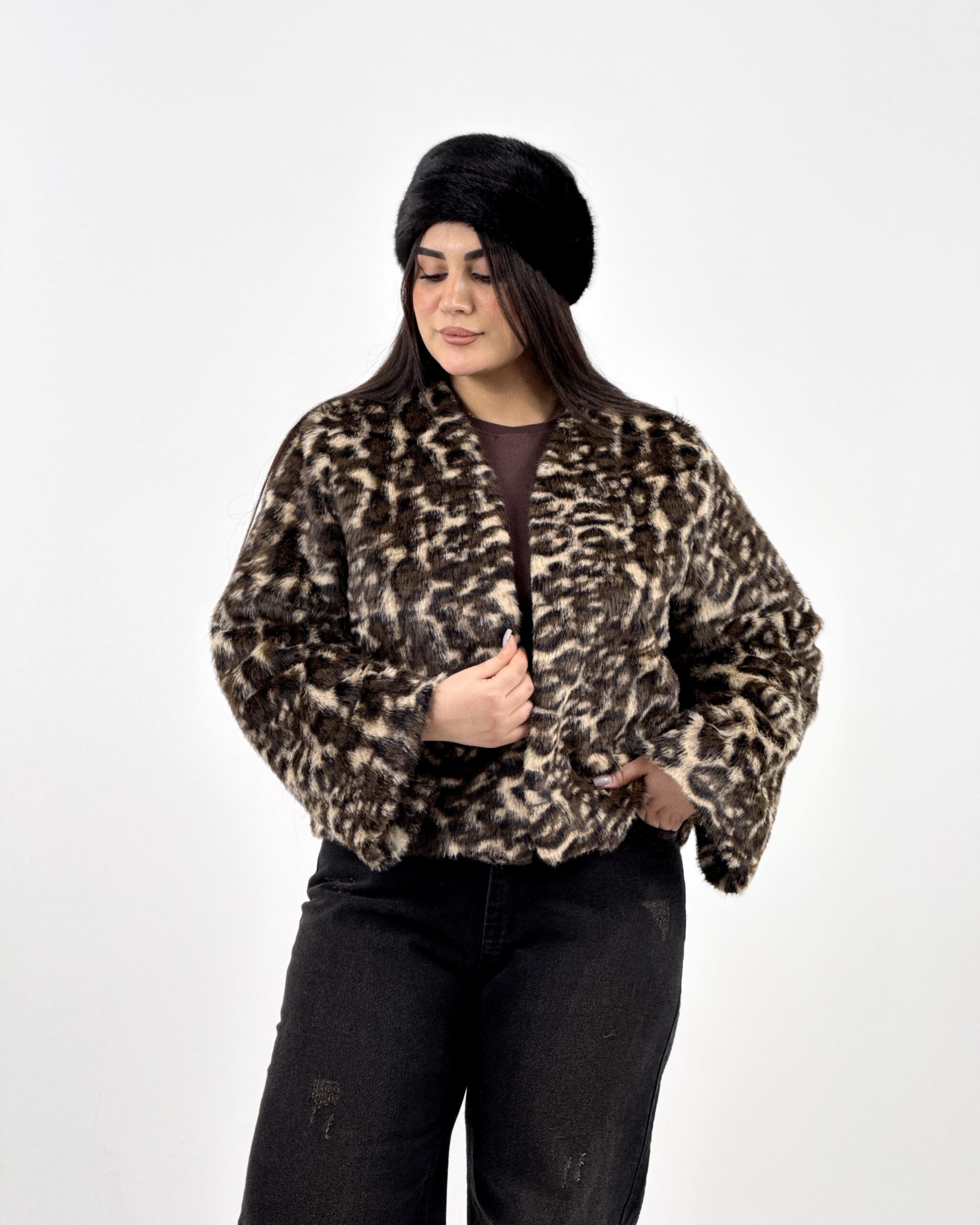 Alternative view of کت خز نگار